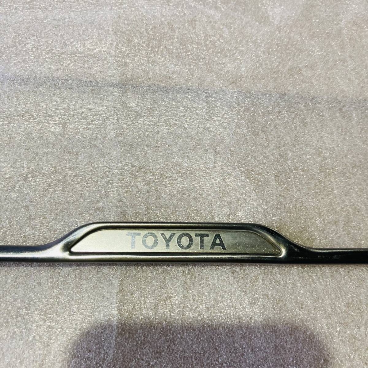  Toyota оригинальная номерная рама 1 листов 