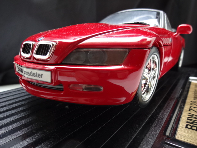 1/18 BMW Z3 ロードスター　（1997）　ダイキャストミニカー　※外箱無し　ボンネット部分傷あり_画像3