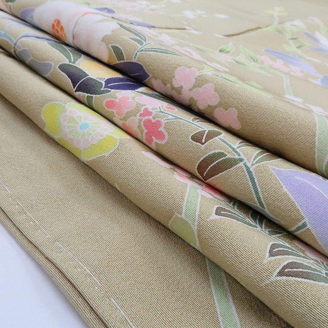 ゆめsaku2 新品 本加賀友禅 岡崎重雄 落款 着物 正絹 仕付け糸付 ゆめsaku2 新品 本加賀友禅 岡崎重雄 落款 着物 正絹 仕付け糸付
