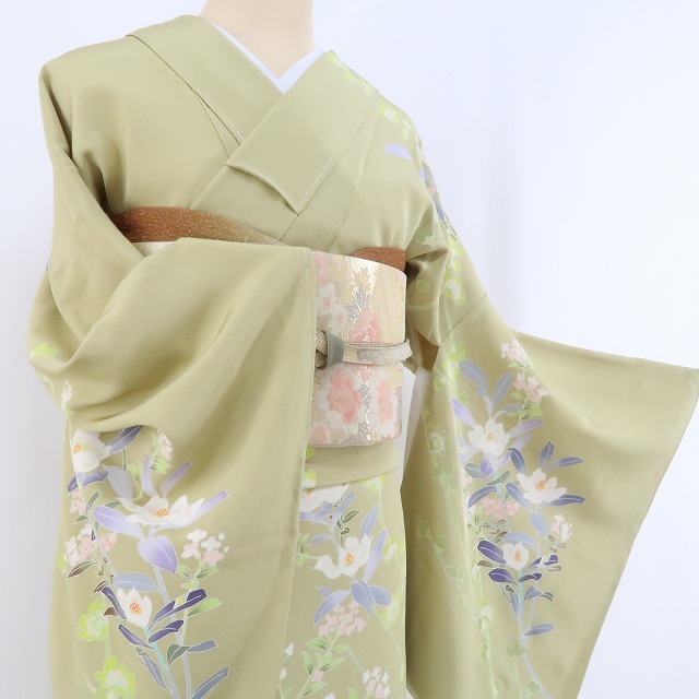 ゆめsaku2 新品 本加賀友禅 岡崎重雄 落款 着物 正絹 仕付け糸付 ゆめsaku2 新品 本加賀友禅 岡崎重雄 落款 着物 正絹 仕付け糸付