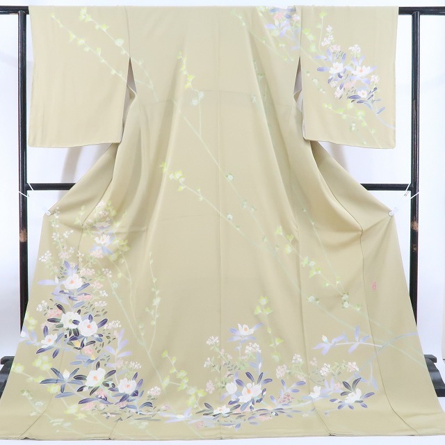 ゆめsaku2 新品 本加賀友禅 岡崎重雄 落款 着物 正絹 仕付け糸付 ゆめsaku2 新品 本加賀友禅 岡崎重雄 落款 着物 正絹 仕付け糸付