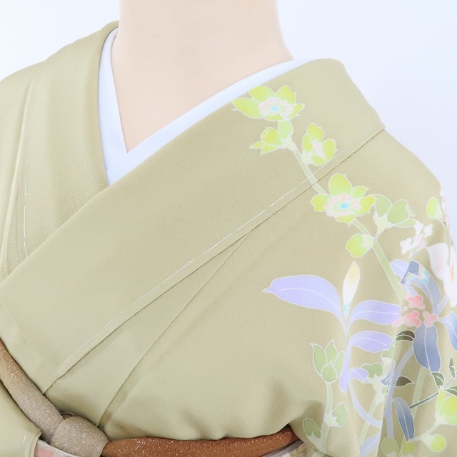 ゆめsaku2 新品 本加賀友禅 岡崎重雄 落款 着物 正絹 仕付け糸付 ゆめsaku2 新品 本加賀友禅 岡崎重雄 落款 着物 正絹 仕付け糸付