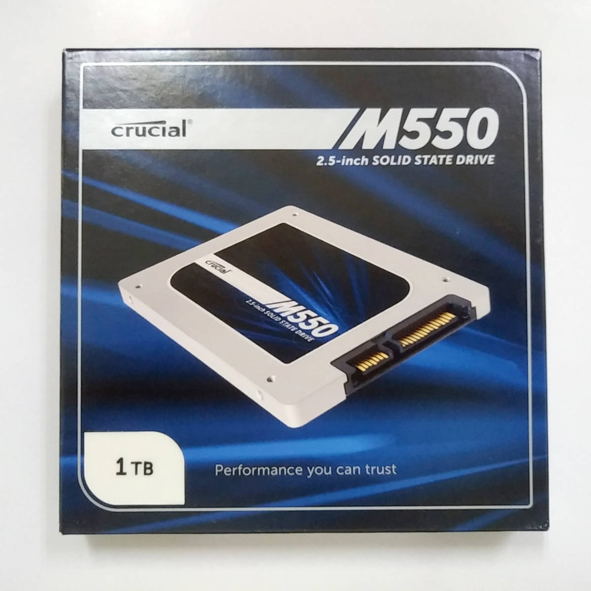 新品未開封 新品未使用 送料無料 クルーシャル Crucial M550 新品未開封 新品未使用 送料無料 クルーシャル Crucial M550
