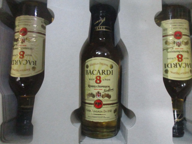 未開栓品 古酒 BACARDI RON 8 ANOS バカルディ 8年 エイト ブック型 ミニチュアボトル 3本セット ラム酒 50ml 40% 1_画像7