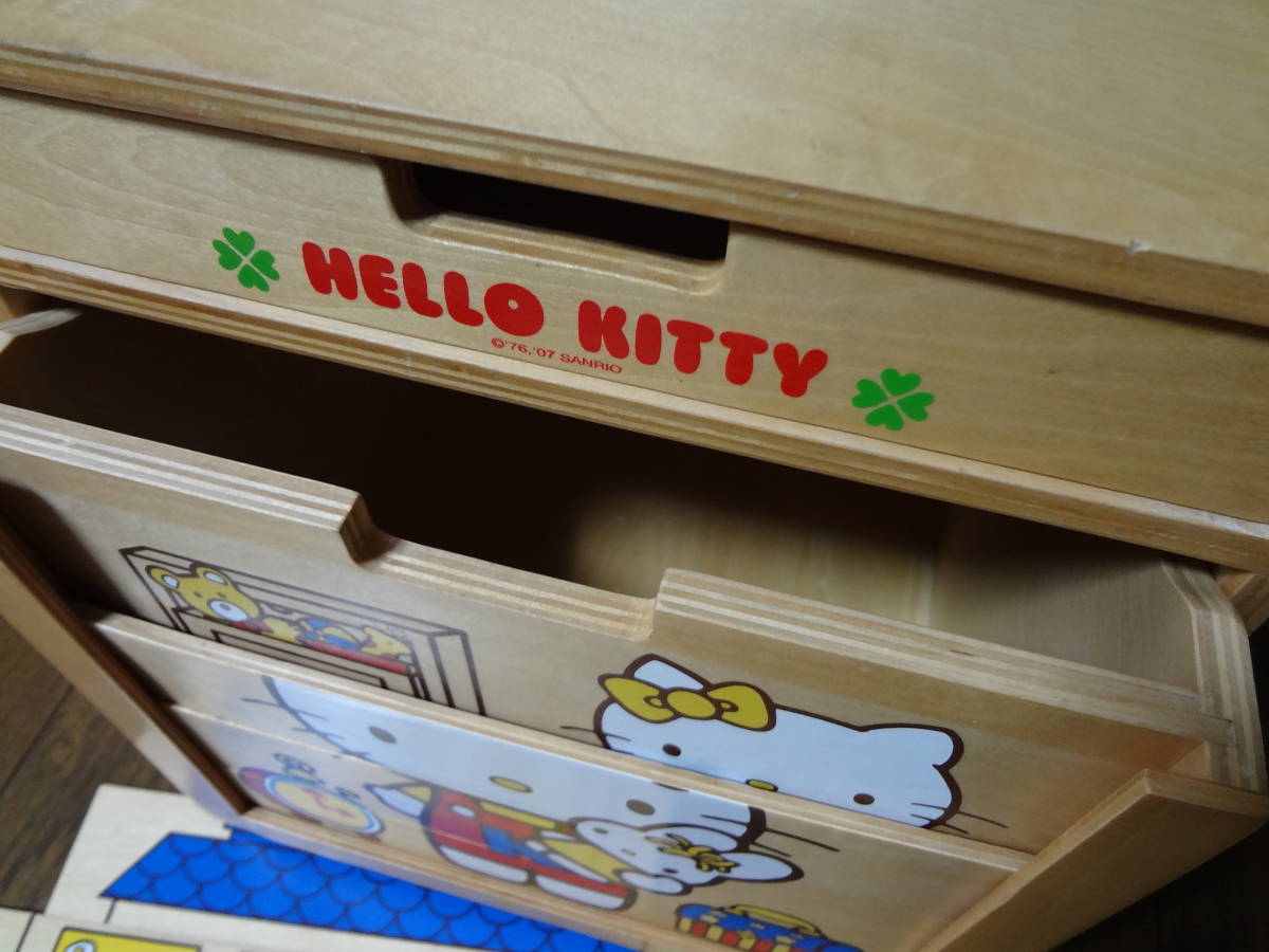  Hello Kitty 2007 wooden toy box storage box rare 