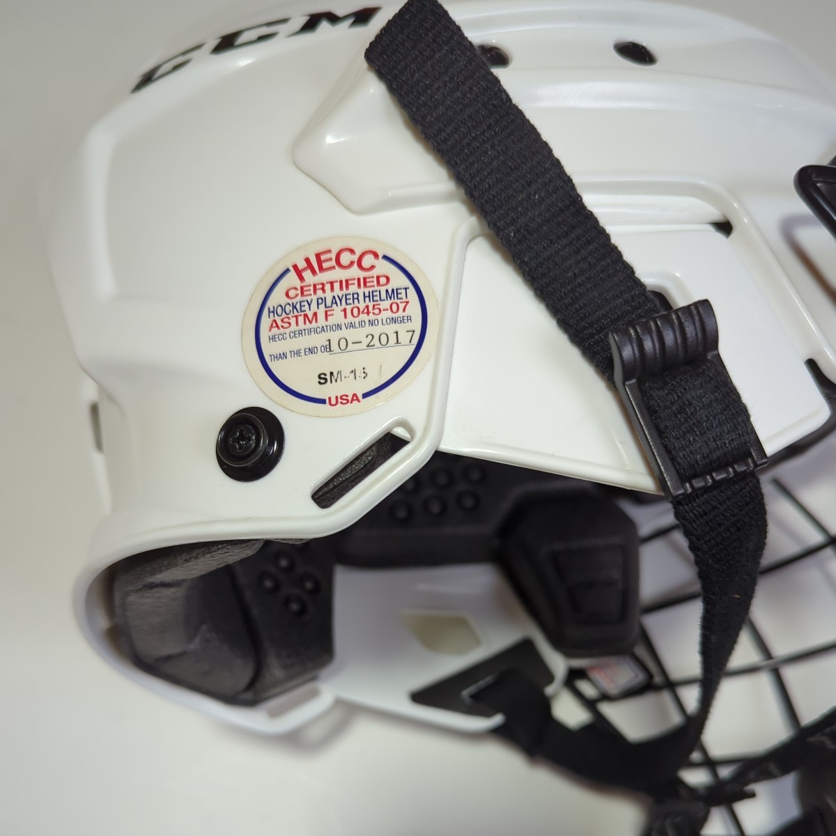 ☆アイスホッケー　ICEHockey　ヘルメット　防具　フェイスガード　白　ホワイト　CCM 　フェイスマスク　黒　ブラック　_画像7