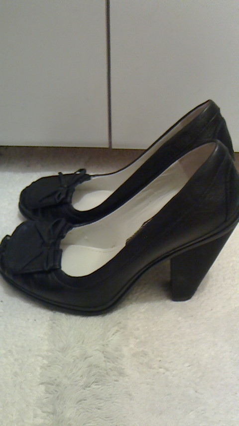  Nine West black heel 10.7M