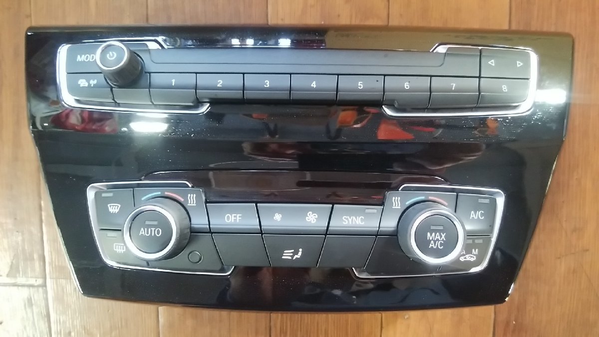 U#989 BMW X1 xdrive18d xLine F48 3DA-AD20 2021年 オーディオ・エアコンコントロールスイッチ 右ハンドル_画像1