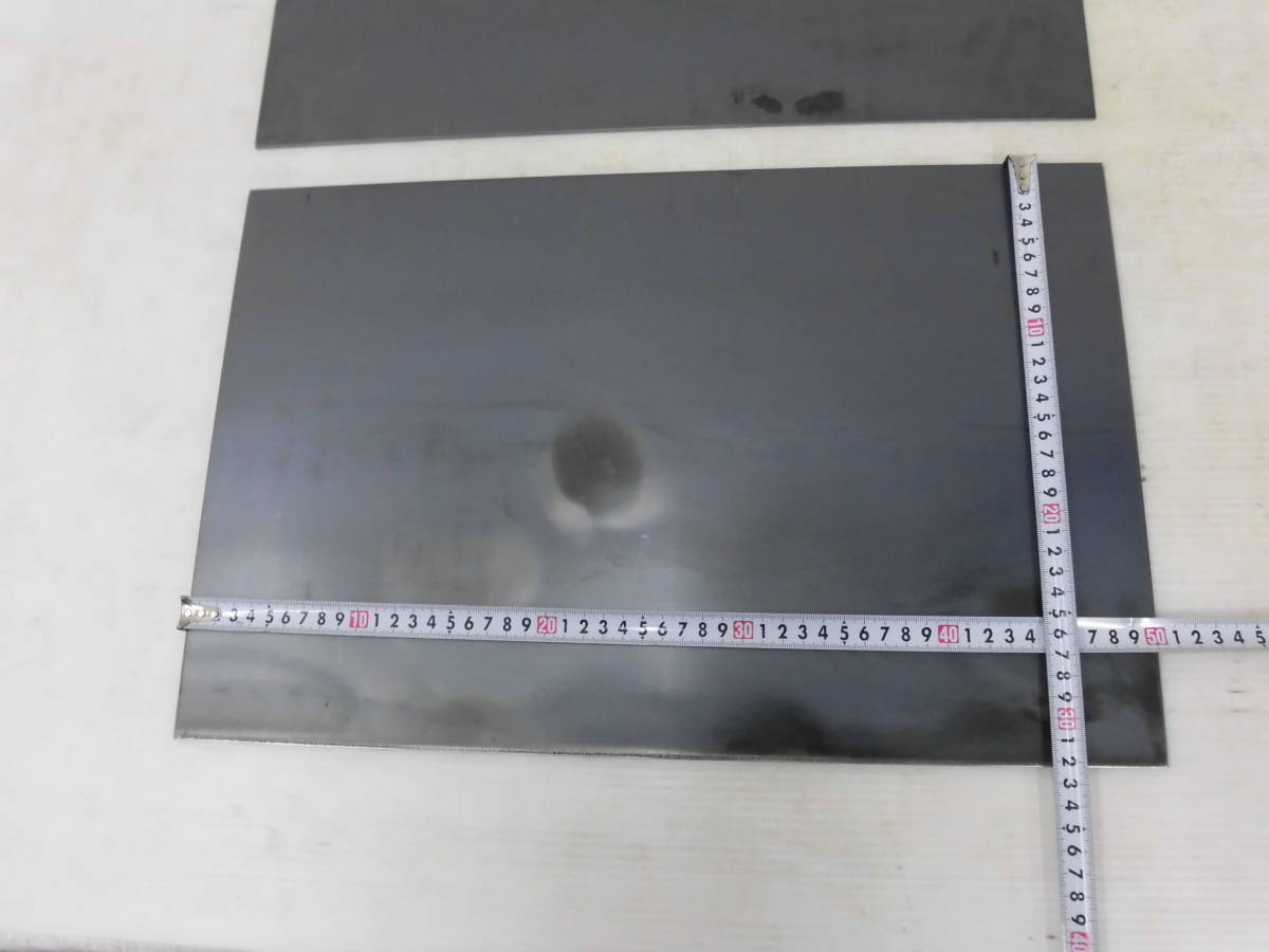 鉄板 　黒皮　スチール板　板厚3.2mm　322mm x 500mm 2枚　切板　切材　溶接材_画像3