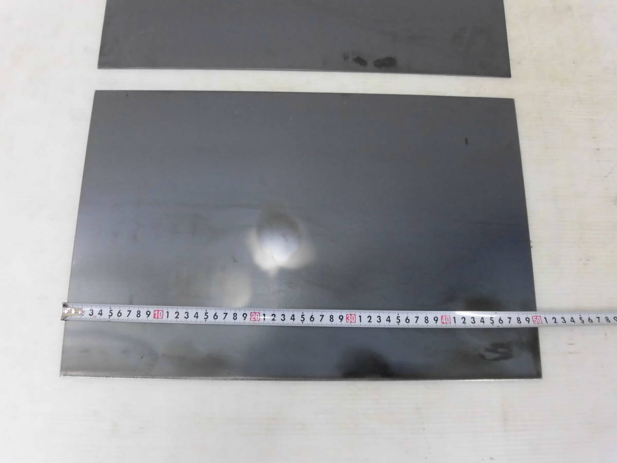 鉄板 　黒皮　スチール板　板厚3.2mm　322mm x 500mm 2枚　切板　切材　溶接材_画像2