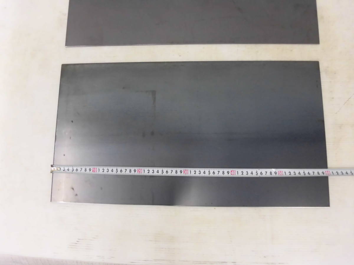 鉄板 　黒皮　スチール板　板厚3.2mm　322mm x 600mm 2枚　切板　切材　溶接材 C_画像2