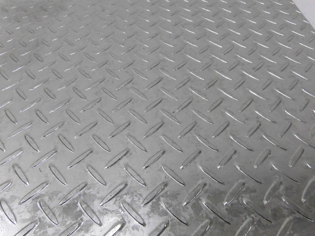 縞板　シマ板　鉄　メッキ　亜鉛メッキ　スチール　鋼材　2.3㎜507X610ミリ　1枚　他１枚　切材　溶接材　側溝蓋_画像6