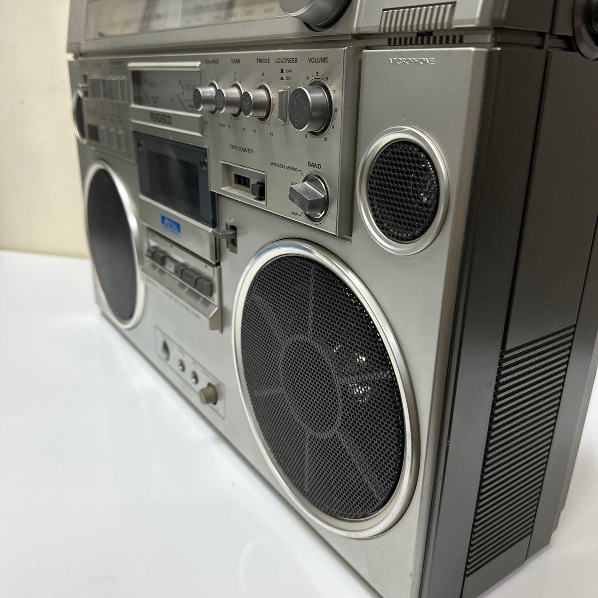A193 HITACHI 日立　カセットレコーダー ラジカセ　TRK-8600RM 昭和レトロ　大型　ジャンク品_画像10