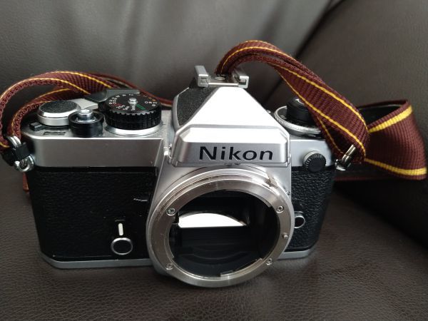 ☆ジャンク品 Nikon FE ニコン カメラ本体・レンズ ３本・フィルター・ストロボ等 まとめて☆_画像2