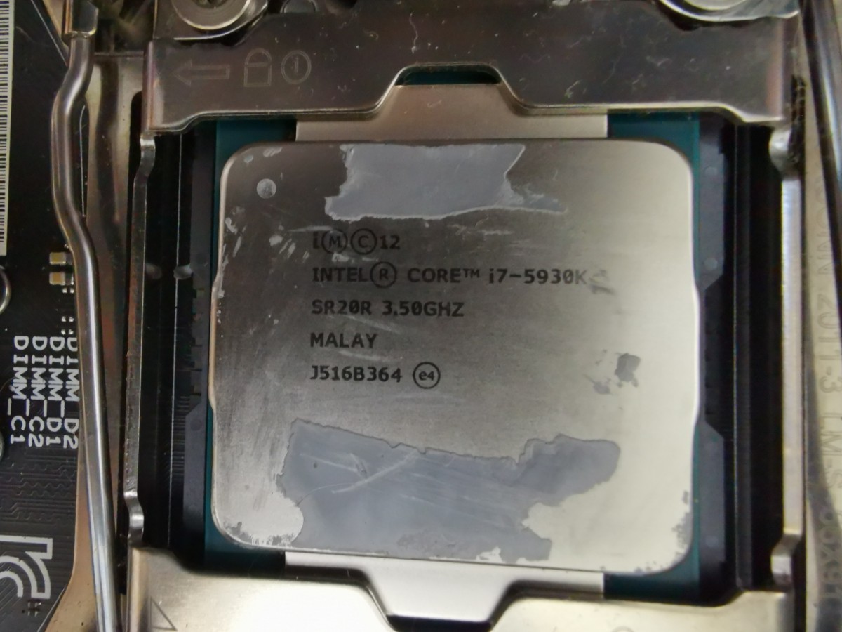 ASUS　マザーボード　SABERTOOTH X99 THERMAL ARMOR 　i7-5930K 3.50GHZ　動作未確認　現状販売_画像2