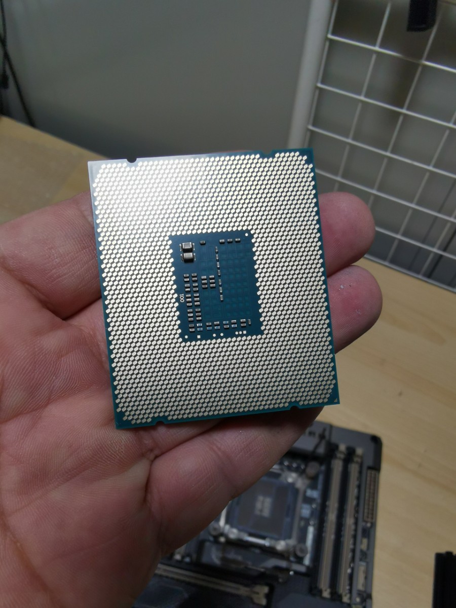 ASUS　マザーボード　SABERTOOTH X99 THERMAL ARMOR 　i7-5930K 3.50GHZ　動作未確認　現状販売_画像3