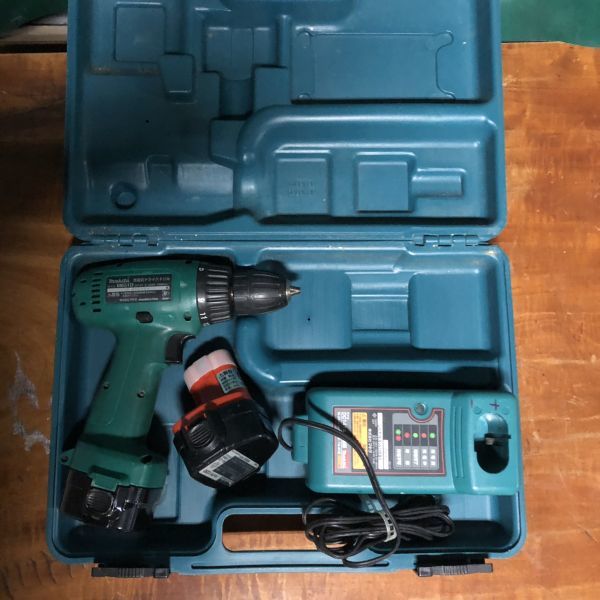 ◆makita マキタ 充電式ドライバドリル M651D 12V バッテリー 充電器付き 電動工具◆_画像3