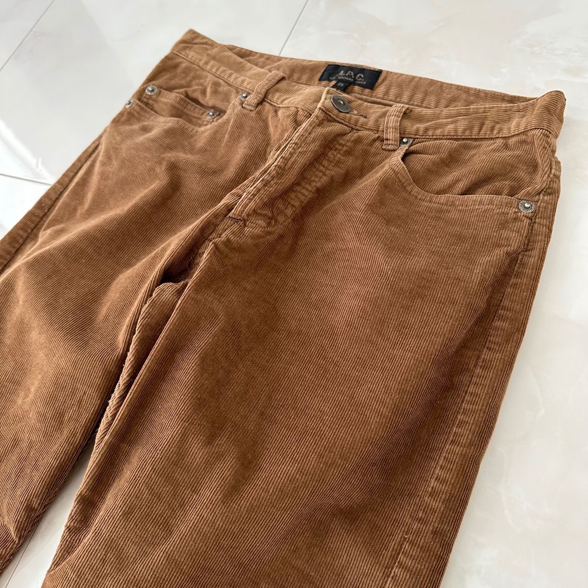 アーペーセー　A.P.C  スキニー パンツ　コーデュロイ ストレッチ SLIM ブラウン 着少　25 S 茶色　スリム　ボタン