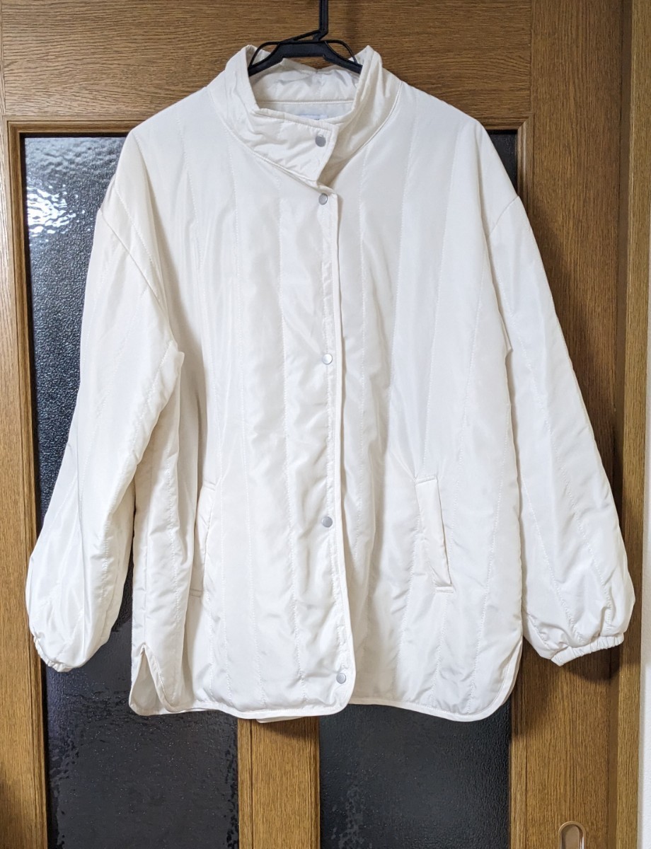 レディースアウター サイドスリット 中綿 ジャケット オフホワイト 白 Ｍサイズ 薄手 中綿 コート ブルゾン_画像1