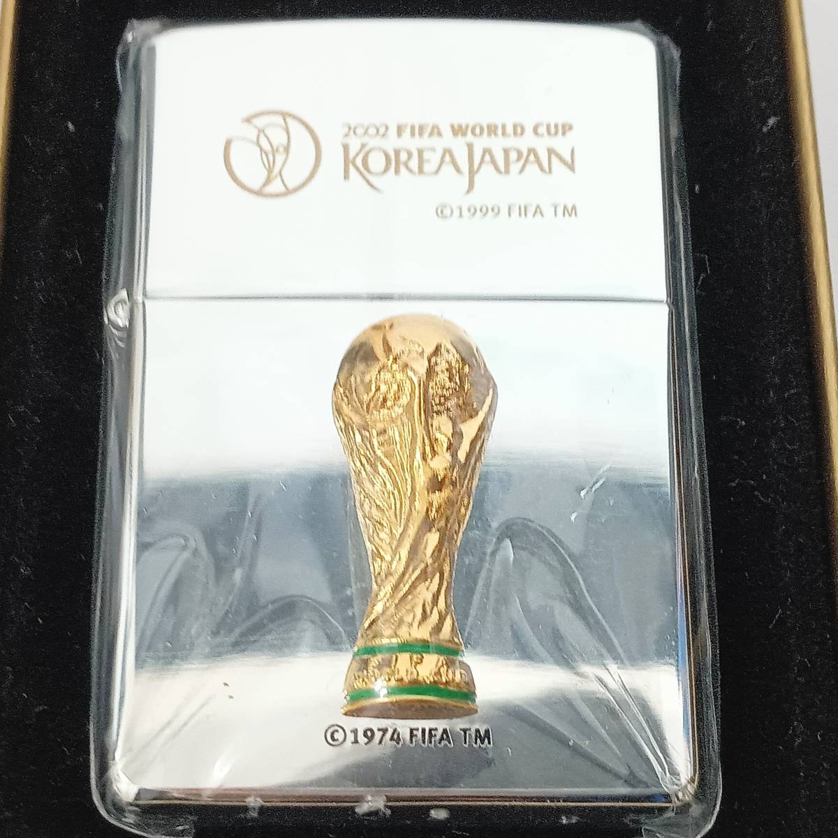 【228】★最終価格★未開封品★激レア★ZIPPO ジッポ ライター シルバーカラー 2002 FIFA ワールドカップ 日韓 韓国 日本 記念 サッカー_画像2