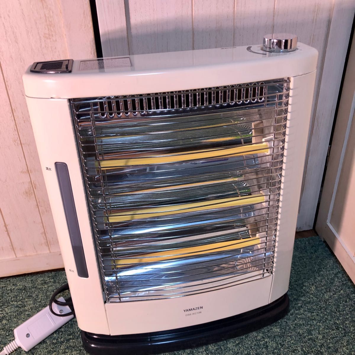 YAMAZEN 山善 加湿機能付き 電気ストーブ DSE-KC106(W) 遠赤外線 YAMAZEN 山善 加湿機能付き 電気ストーブ DSE-KC106(W) 遠赤外線
