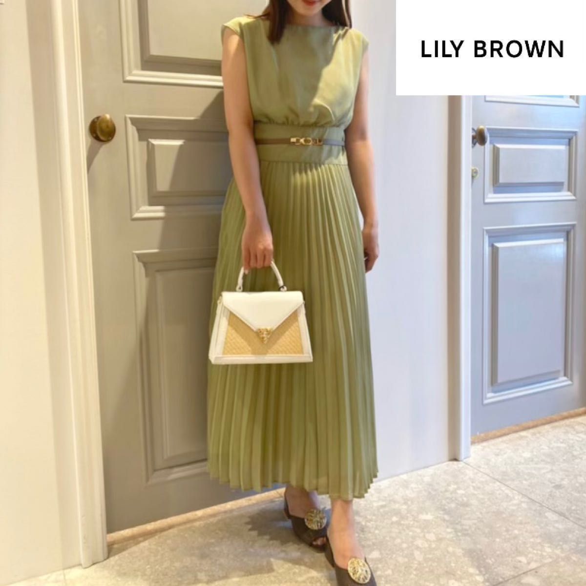 リリーブラウン Lily Brown プリーツシフォンワンピース ノースリーブ