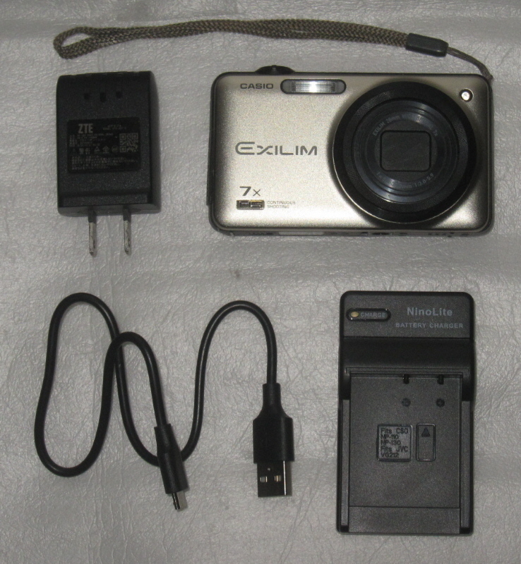 カシオ　EXILIM EX-ZR15　コンパクトデジタルカメラ　ジャンク品_画像1