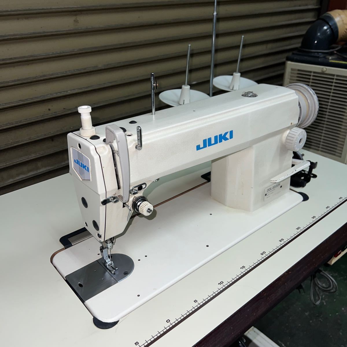 23120306 JUKI ジューキ DDL-5530N 本縫い工業用ミシン　100V_画像1