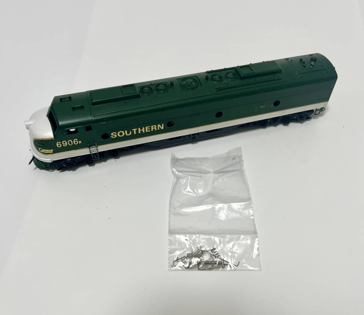 動作未確認 中村精密 HOゲージ EMD E-9 ディーゼル機関車 サザン 動作未確認 中村精密 HOゲージ EMD E-9 ディーゼル機関車 サザン