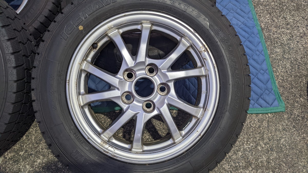 ☆バリ溝☆ 2021年製 グッドイヤー スタッドレス 205/60R16 プリウスα 純正ホイール 114.3 H5　6.5J +39 アルミセット GOODYEAR トヨタ_画像5