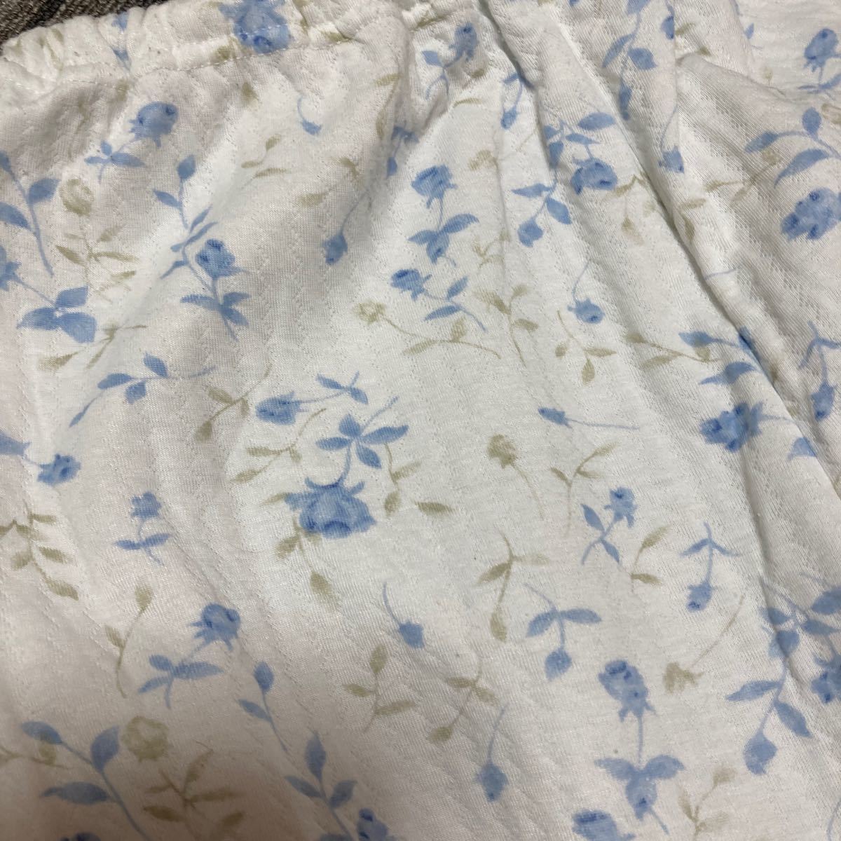 ■長袖■花柄のガーゼパジャマ■レディースパジャマ　Ｌサイズ_画像2