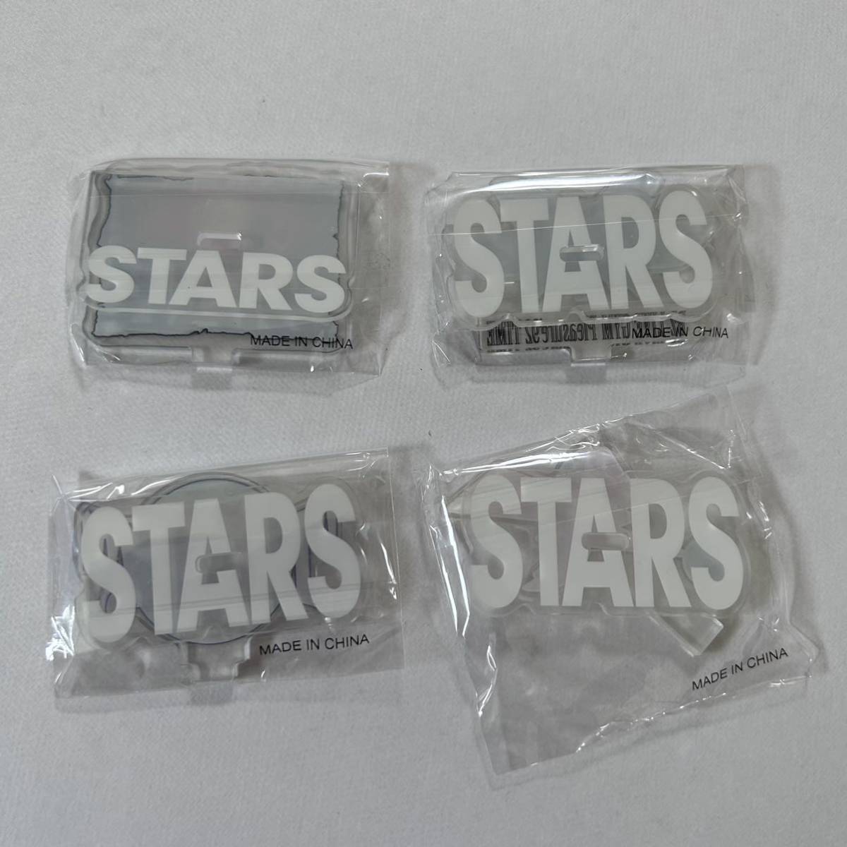 B'z Bz bz ビーズ　アクリルスタンド　4個セット　STARS ガチャ　ガチャガチャ　新品未開封品_画像2