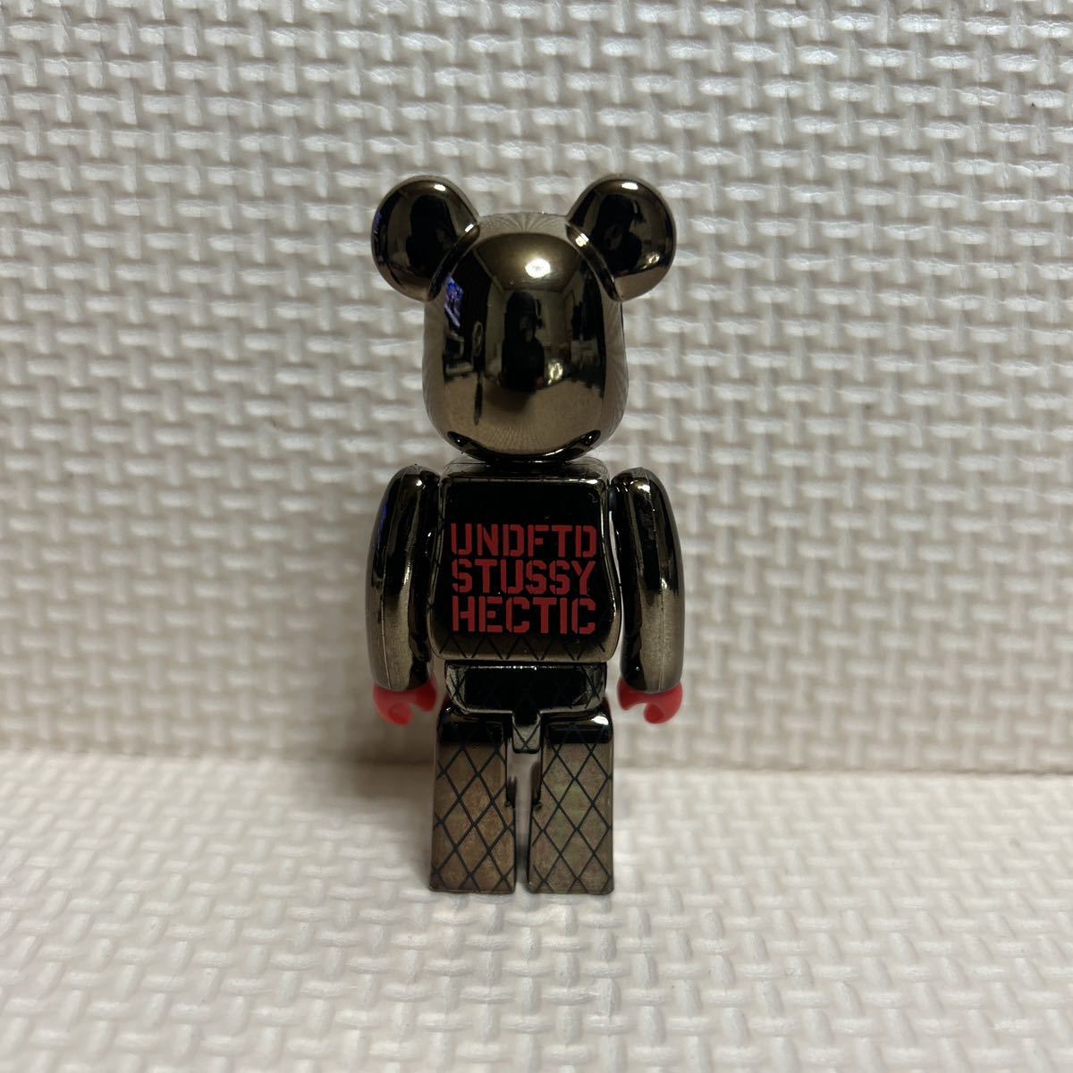 BE@RBRICK ベアブリック　STUSSY ×UNDEFEATED×HECTIC 100% コラボ　ステューシー アンディフィーテッド ヘクティク_画像2