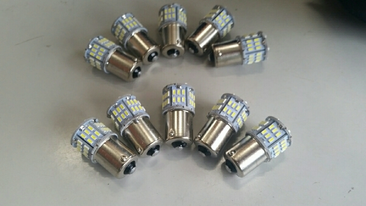 24Ｖ　Ｓ25　ＬＥＤ　1206チップ　　54ＳＭＤ　眩しい光　シングル　ホワイト発光　10個セット　トラック　ダンプ　トレーラー　バス　重機_画像2