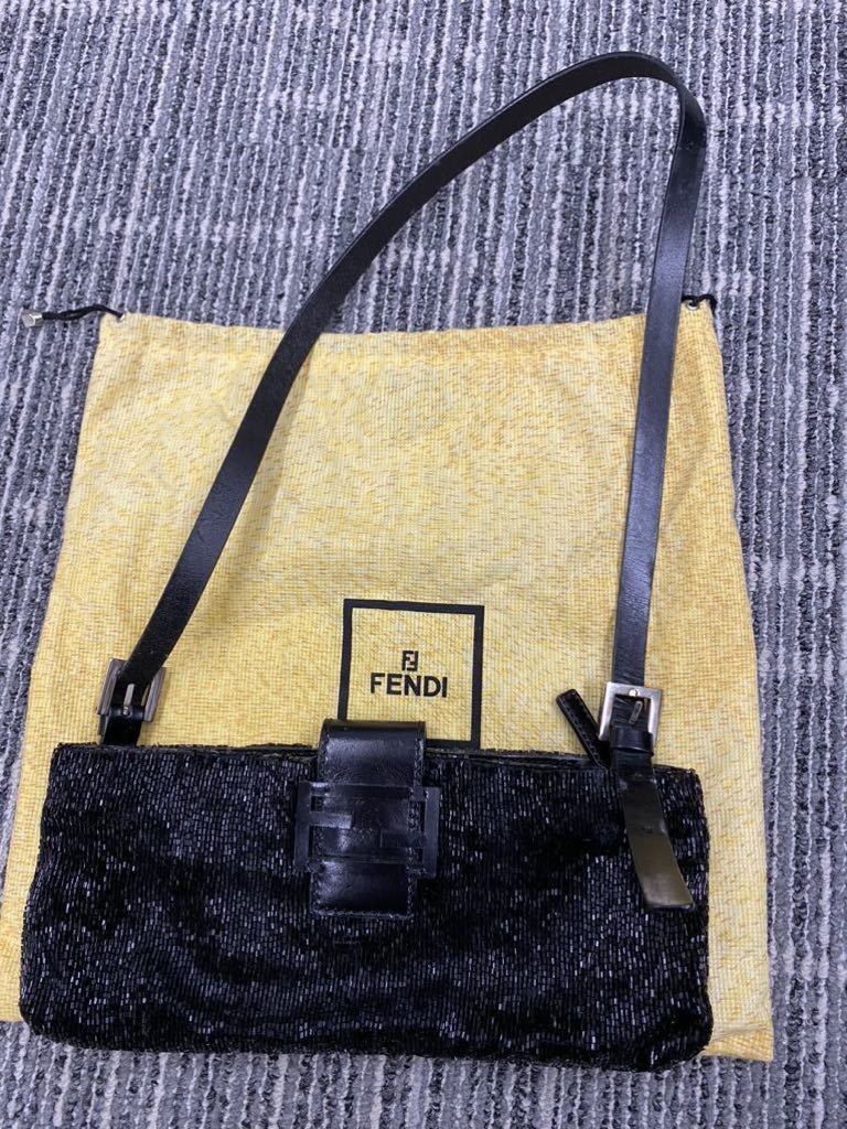 FENDI フェンディ　クラッチバッグ　パーティバッグ　ショルダー　結婚式　ポーチ　　黒い　ビーズ　ビーズバッグ　マンマバケット　保存袋_画像1