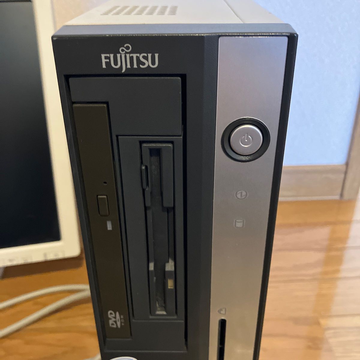 FUJITSU デスクトップPC  Windows7 モニター付き ジャンク パソコン