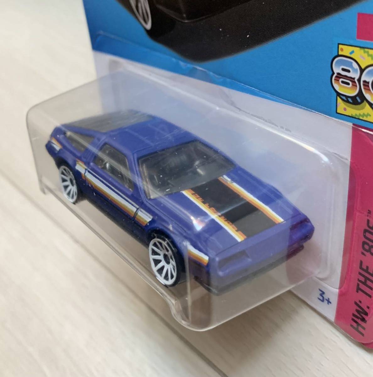 箱発送　★　ホットウィール　ベーシック　DMC デロリアン　★　1/64 ミニカー　★　ランクル　DMC DELOREAN　Hot Wheels　★　新品_画像3