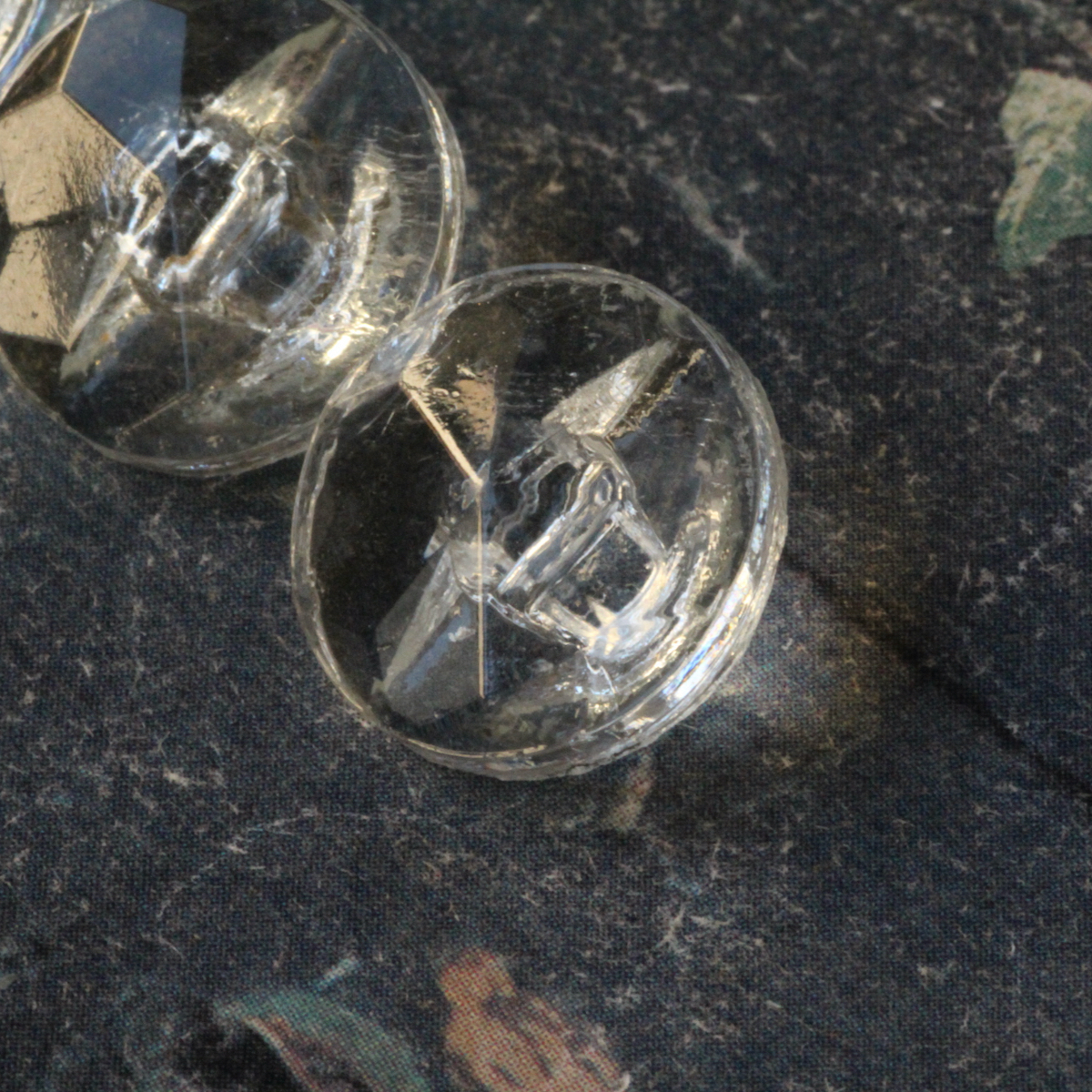 即決 クリアガラスボタン 3個 φ13mm 八芒星 透明 素材 ハンドメイドパーツ フランス買い付け ヴィンテージ_画像3