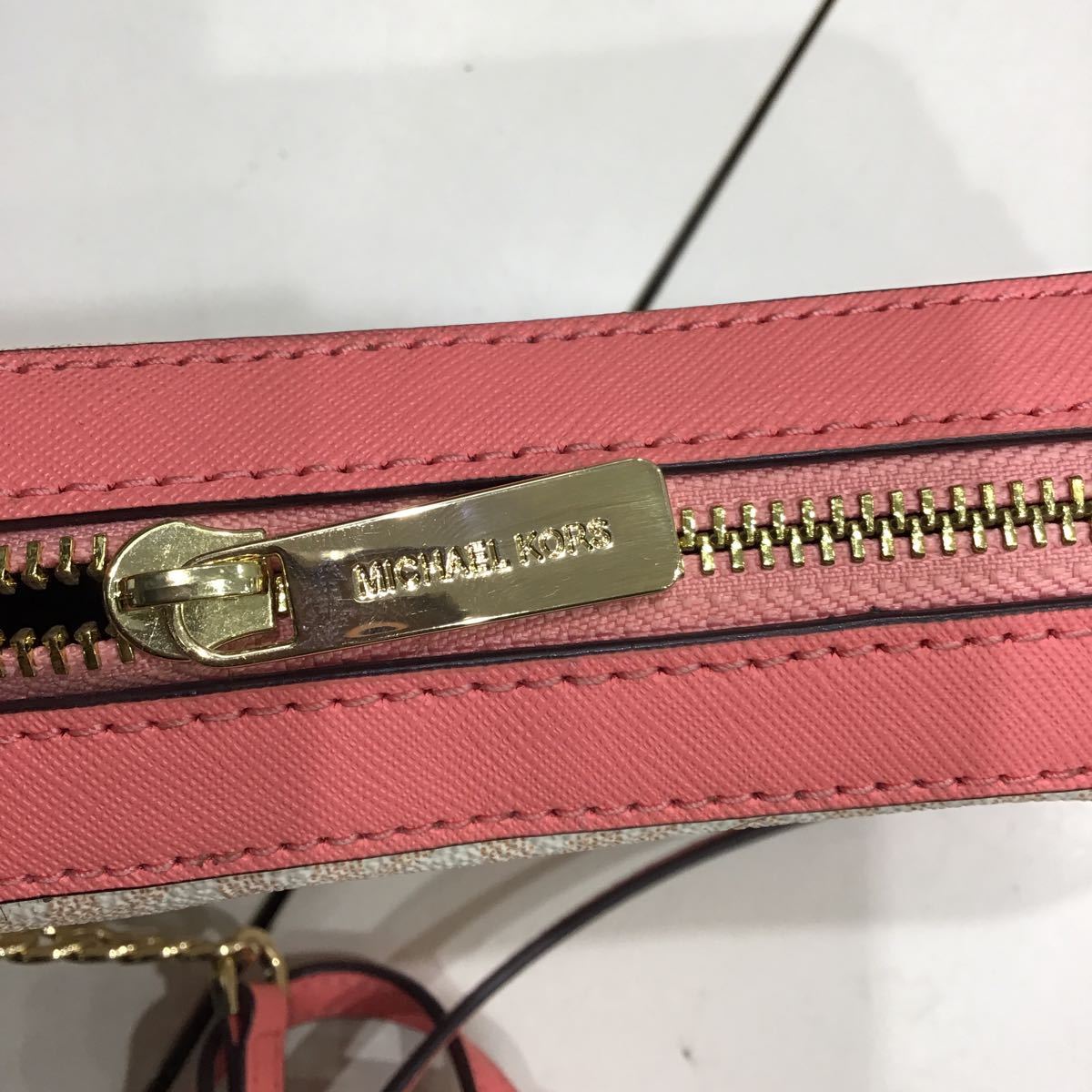 【MICHAELKORS マイケルコース】35f8gttc3b ショルダーバック ピンク レザー 総柄 2311oki_画像5