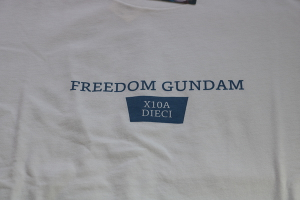 ガンダム　Tシャツ 白　FREEDOM　GUNDAM　メンズ L　ユニクロ　新品 未使用 _画像2