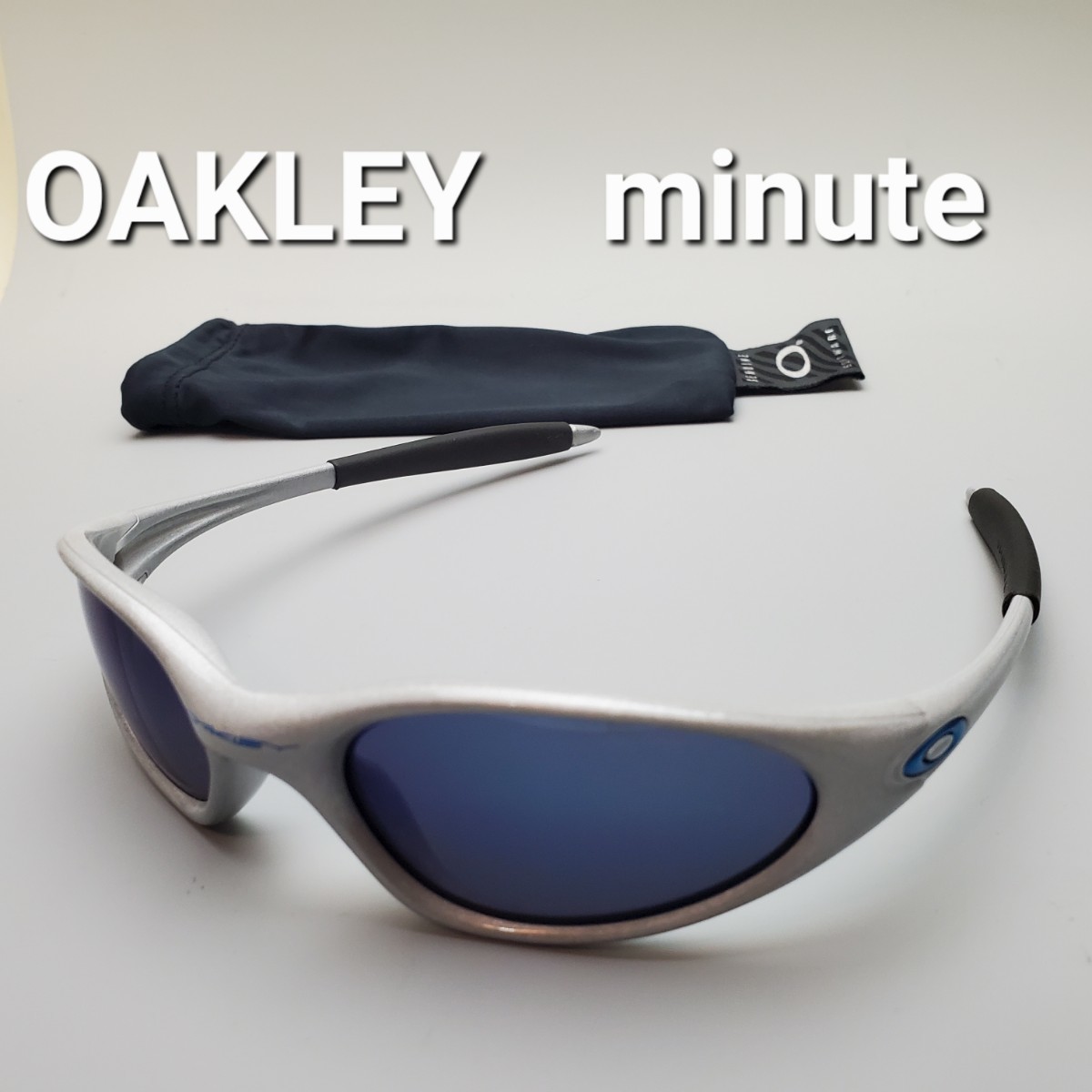 OAKLEY　minute【オークリー　ミニット】サングラス レア物未使用、フレームシルバー系　レンズ外側ブルー系、内側グレー系