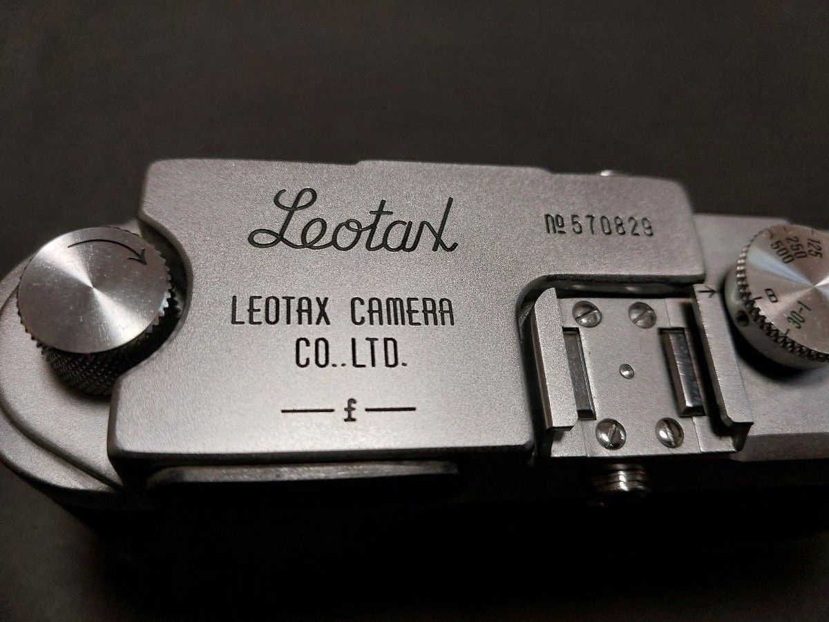 Leotax クラシックカメラ　本体と革カバー