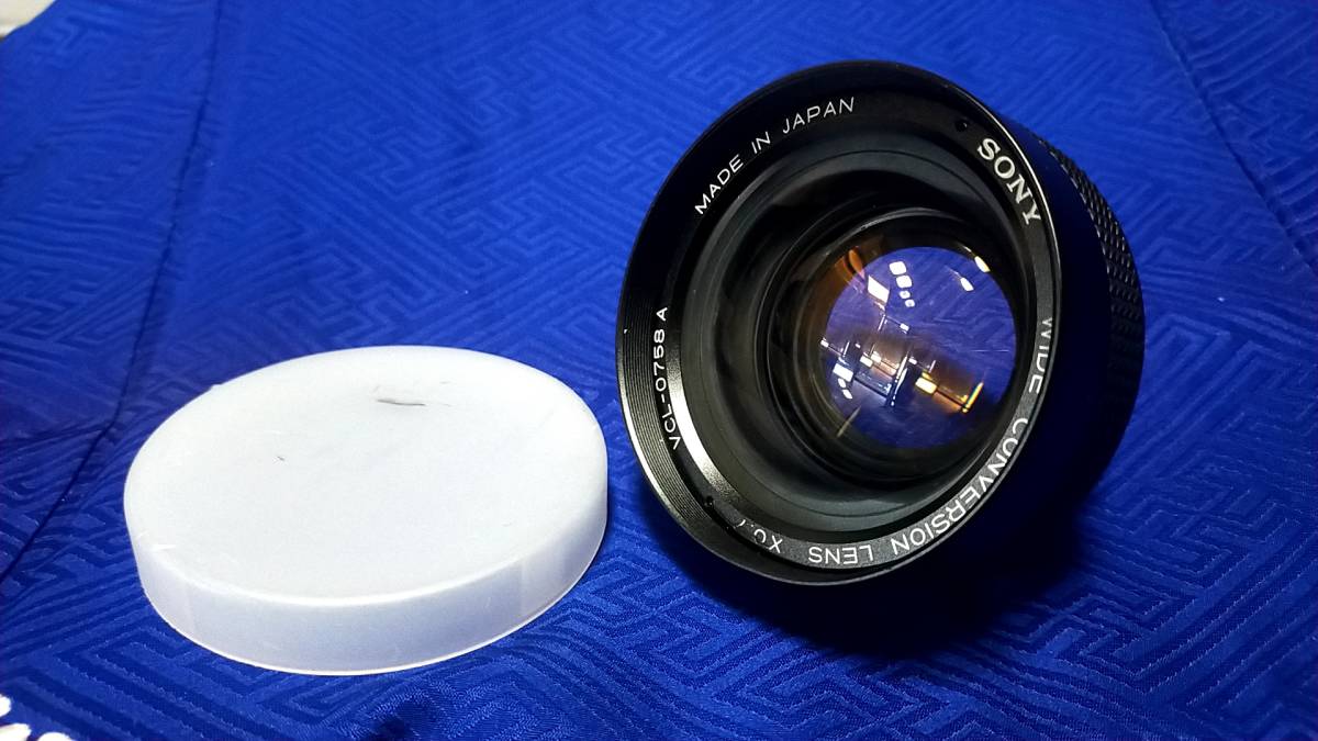 [C-22-32]SONY WIDE CONVERSION LENS X0.7 VCL-0756A MADE IN JAPAN　中古　一眼レンズ　並品_画像2