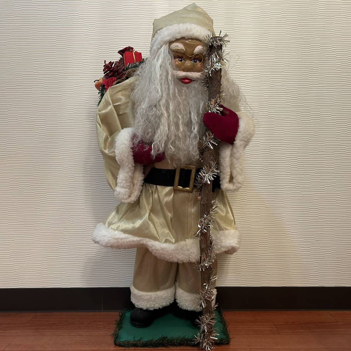 大きめサイズ★87cm サンタクロース 人形 置物 屋外 屋内 ゴールドカラー クリスマスの画像1