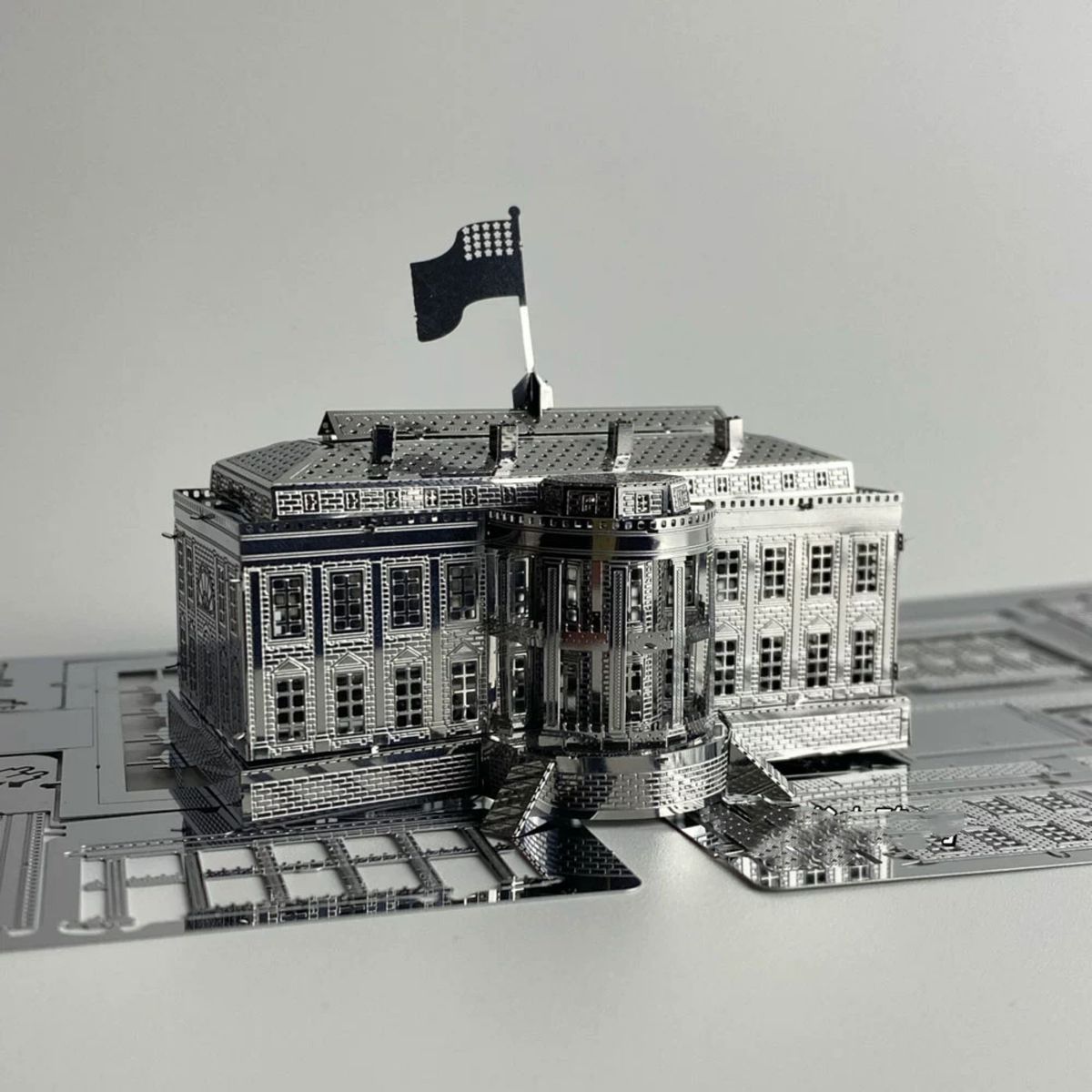 メタリックパズル　ホワイトハウス 手作り 大人の減圧 知育玩具 シルバー 3D 観光スポット　名所