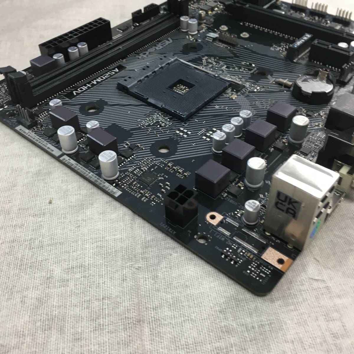 ジャンク品 ASRock AMD Ryzen 3000/4000シリーズ(Soket AM4)対応 A520チップセット搭載 Micro ATX マザーボード A520M-HDV_画像5