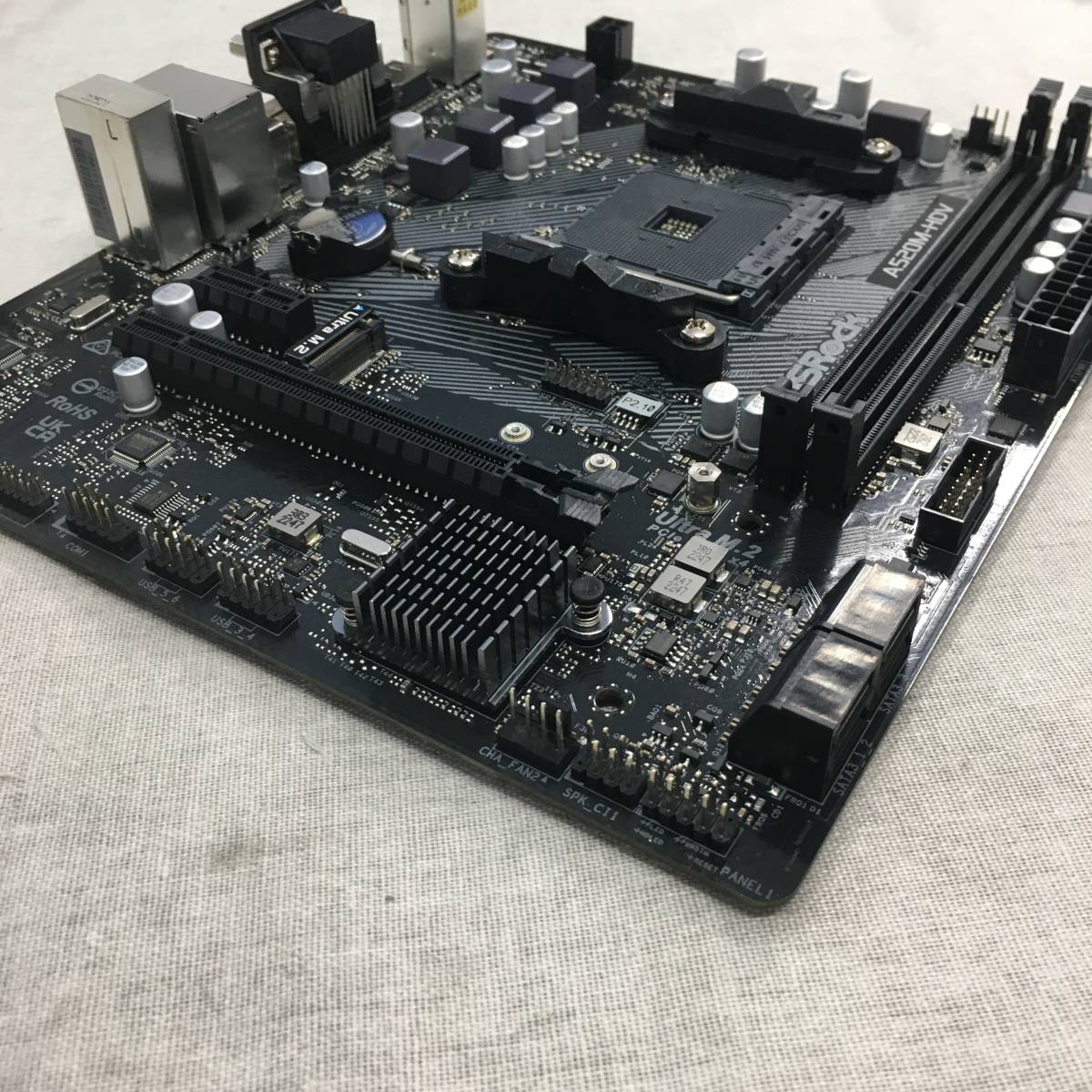 ジャンク品 ASRock AMD Ryzen 3000/4000シリーズ(Soket AM4)対応 A520チップセット搭載 Micro ATX マザーボード A520M-HDV　_画像7