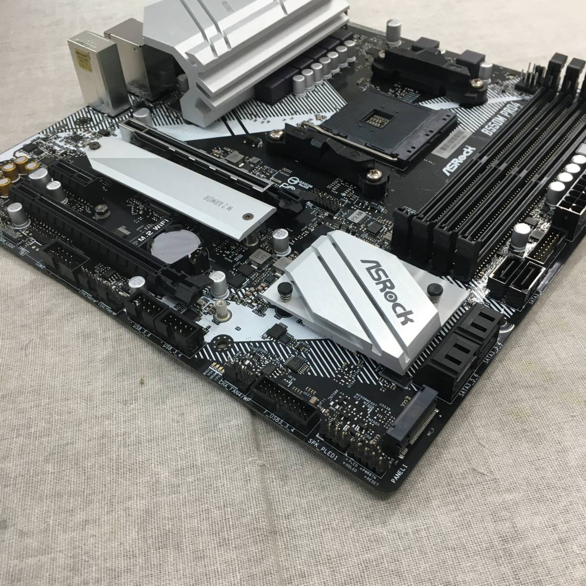 現状品 ASRock AMD Ryzen 5000シリーズ (Soket AM4)対応 B550チップセット搭載 ATX マザーボード B550 Pro4_画像7