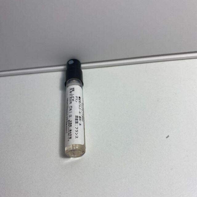 ［gu］ゲラン アクアアレゴリア ぺラ グラニータ 1.5ml【送料無料】匿名配送 アトマイザー_画像4