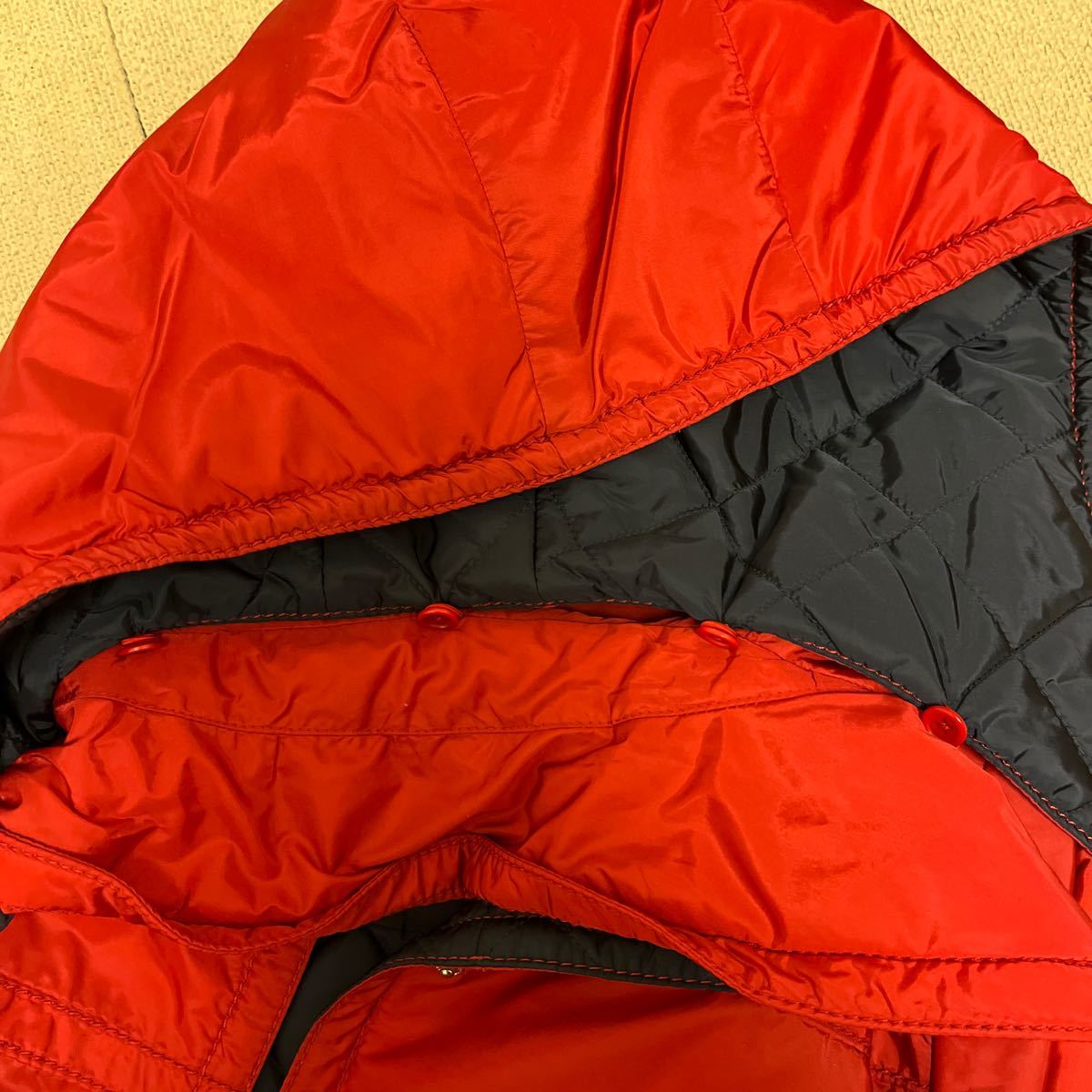 PRADA レディース　赤のナイロンジャケット　サイズ42 S〜Mサイズ_画像6